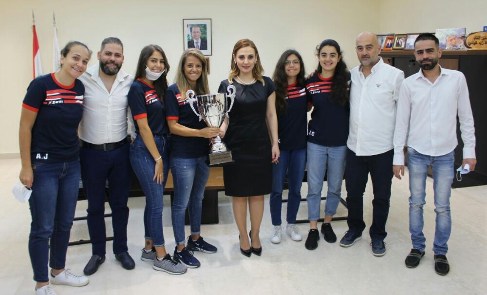 Football Lebanon - نجوم الرياضة يزور وزيرة الشباب والرياضة 