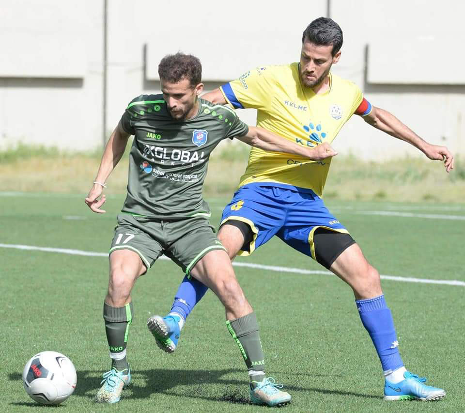 Football Lebanon - قائد شباب البرج بلال نصر الله لزميله عدنان ملحم أنت الأفضل ولكن... 