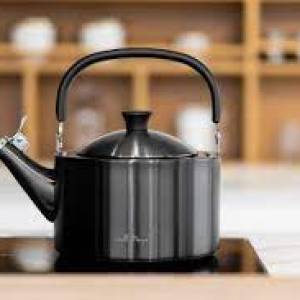 Vialli - 1.5L KETTLE WITH A WHISTLE GRAPHITE MATT DIAMANTE