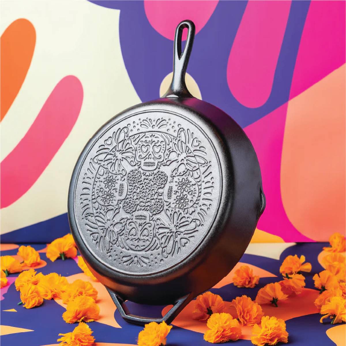 Lodge Seasoned Cast Iron Butterfly Sugar Skull Skillet 31cm