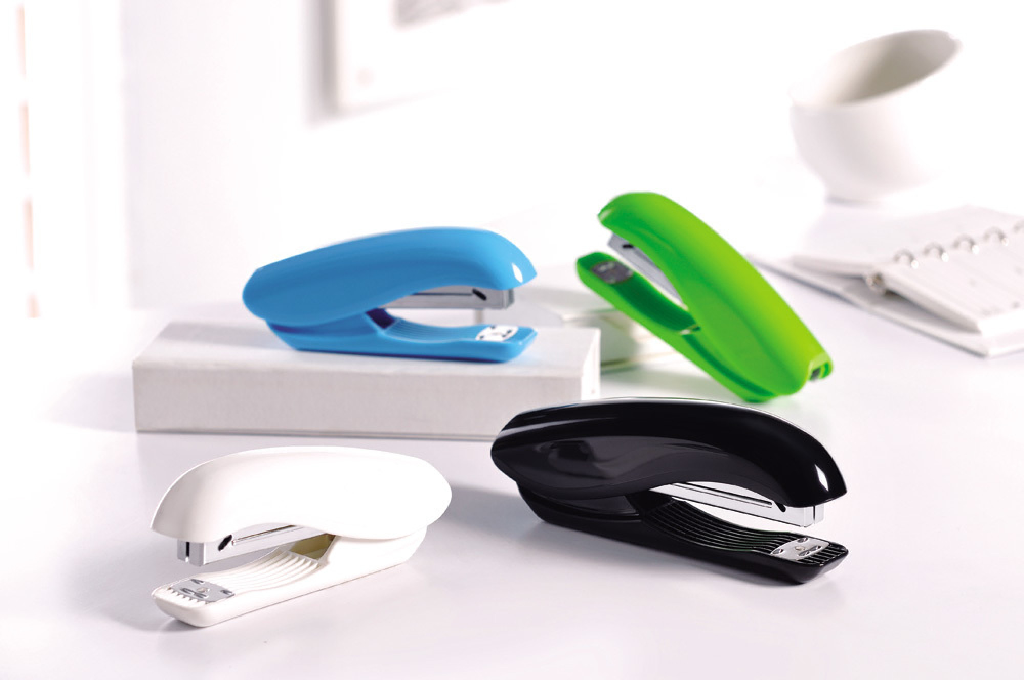 Kw Trio, Dolphin Full-strip Stapler, Assorted