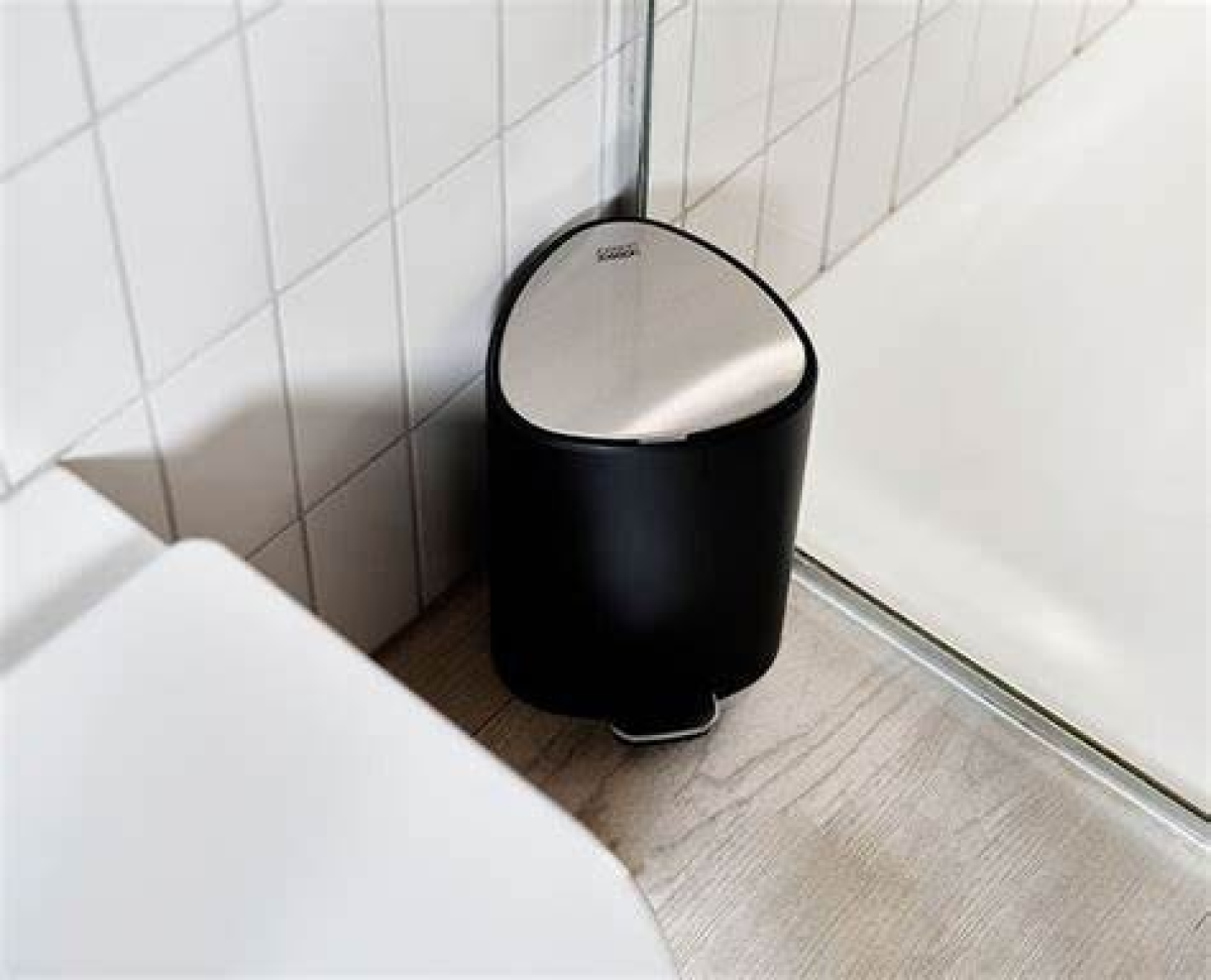 Joseph Joseph Easystore™ 5l Matt Black Pedal Bin