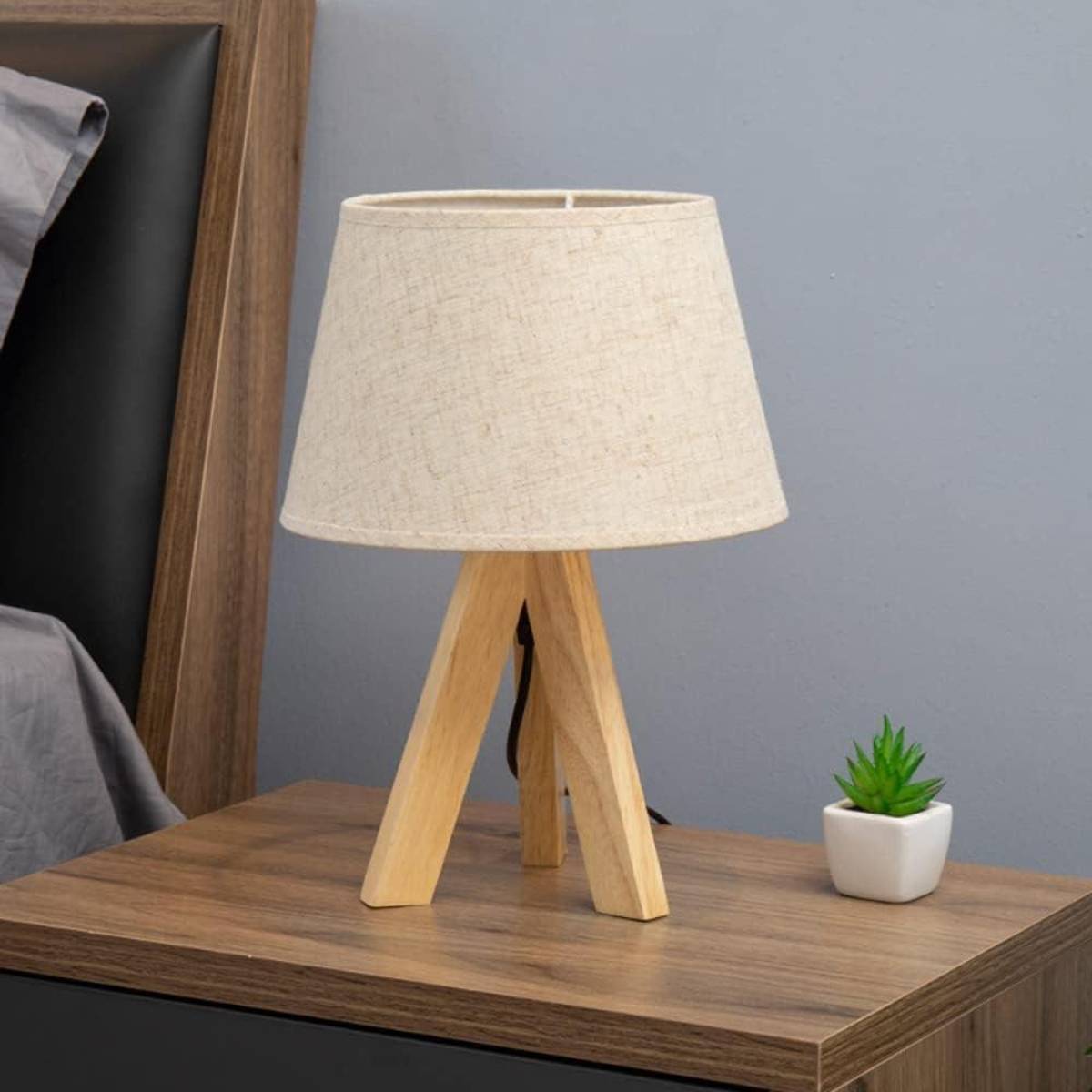 Minimalist Wooden Tripod Table Lamp – 36 Cm, Linen Shade, Sk856