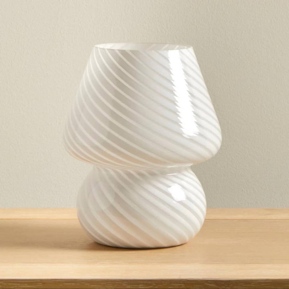 Striped Glass Accent Lamp – 18 cm, Elegant Plug-in Lighting, Sk1951424