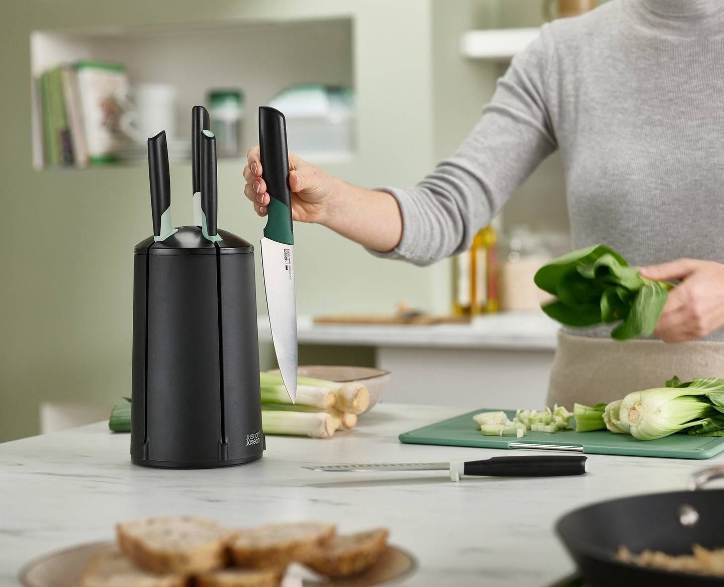 Joseph Joseph Elevate™ Carousel 5-piece Knives Set – Sage