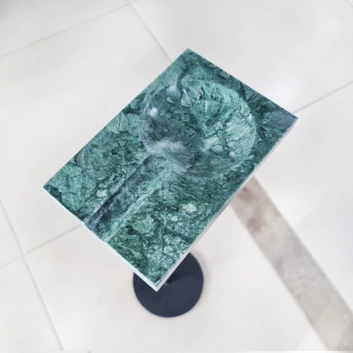 Charm-chic Stand Ashtray 67hx11wx17d Cm - [green], Xxx-stndash
