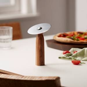 Signora Pizza Cutter Philippi Acacia Wood 353016