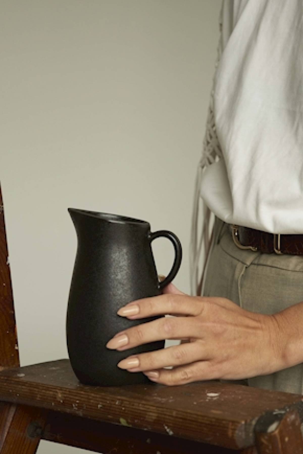 "jug Aida With Handle Raw Titanium Black 0,6l"