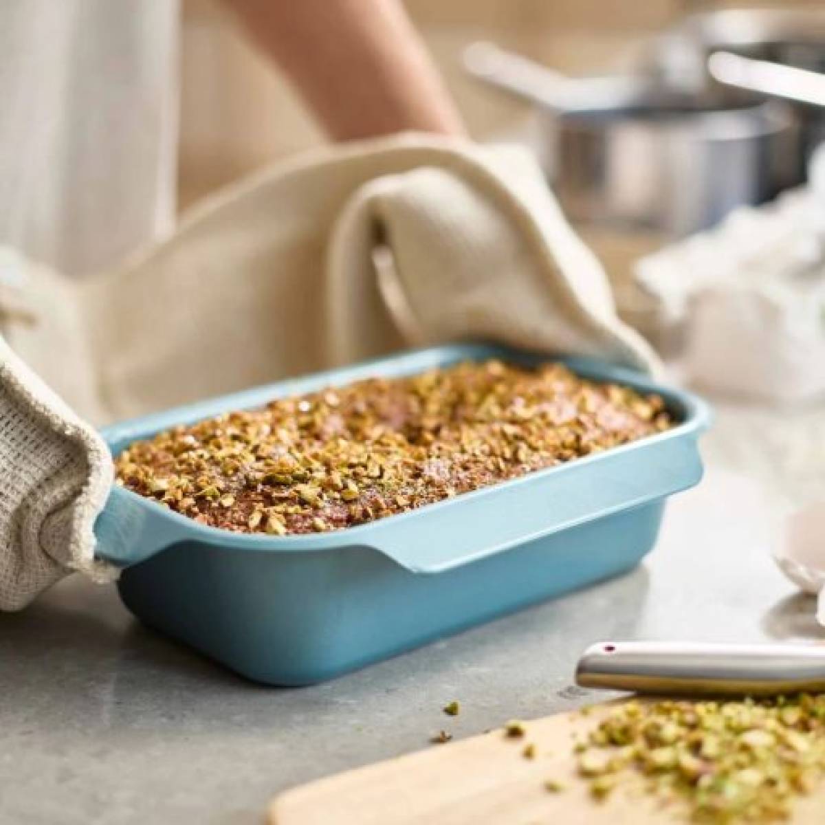 Joseph Joseph Nest™ Bake Non-Stick Blue 2lb Loaf Tin
