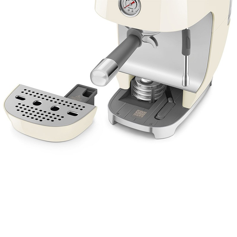 Smeg ECF03CREU Manual espresso coffee machine with cold brew