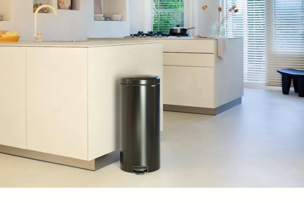 Brabantia Pedal Bin newIcon 30L Plastic Inner Bucket Matt Black