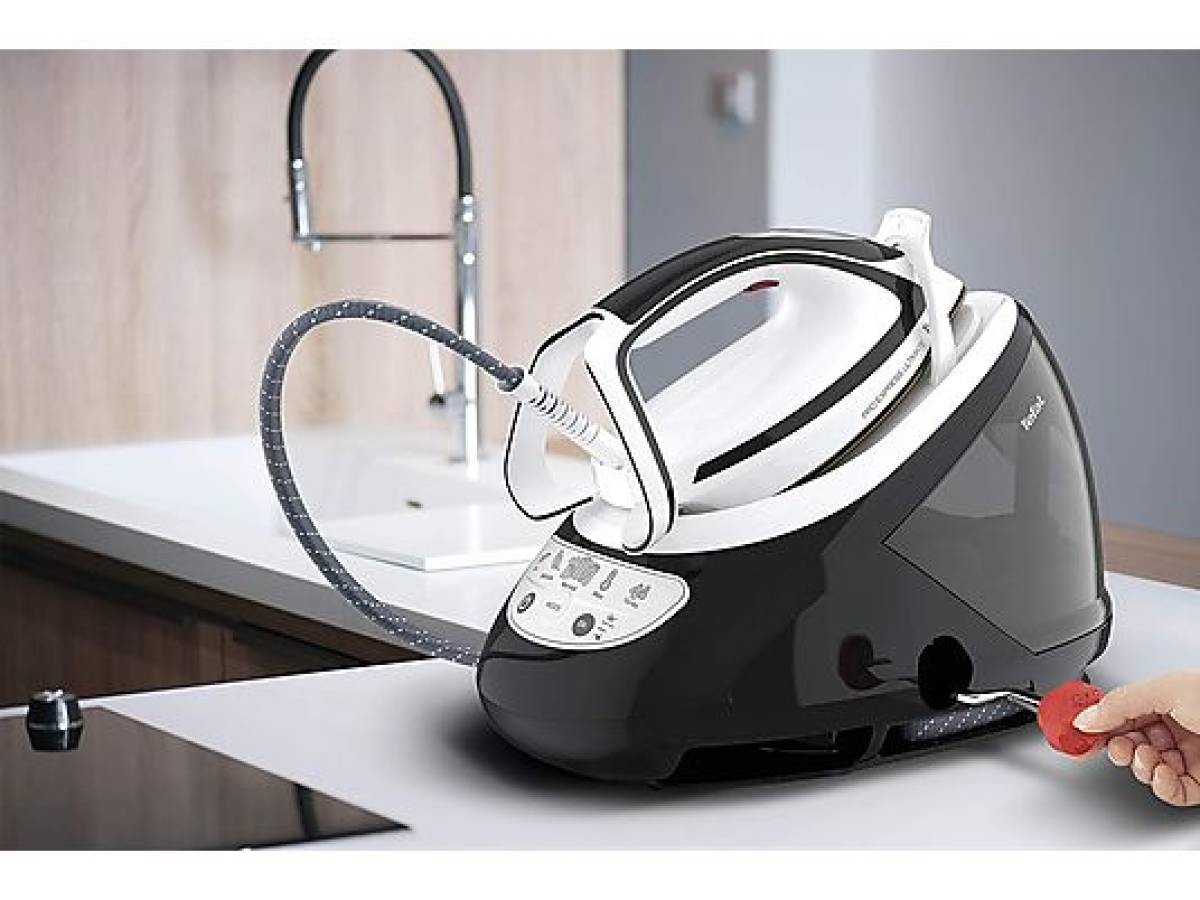 Tefal Pro Express Ultimate 8 Bars 2200w