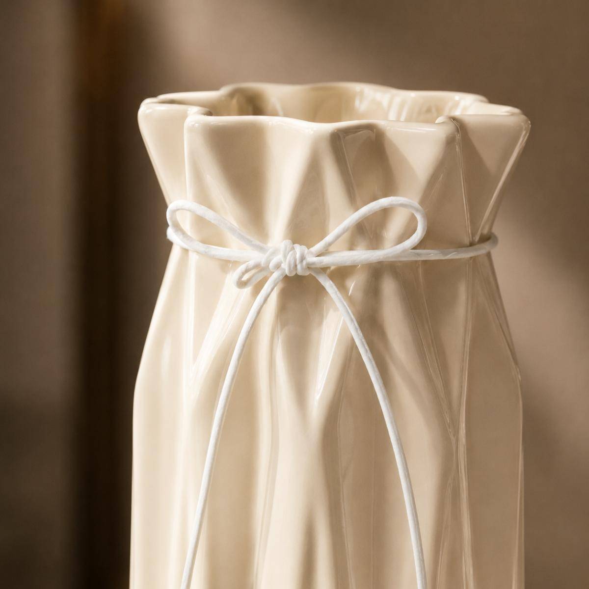 Modern Ivory Ribbon Decorative Vase 24 cm, KS-18-24B