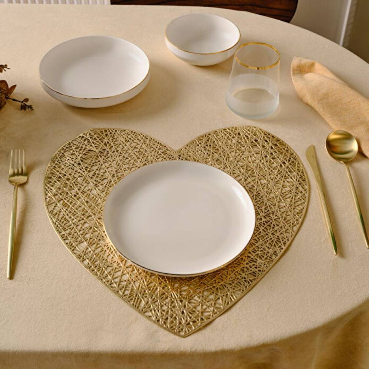 Karaca Home 2-piece Heart-shaped Placemat Set - Gold