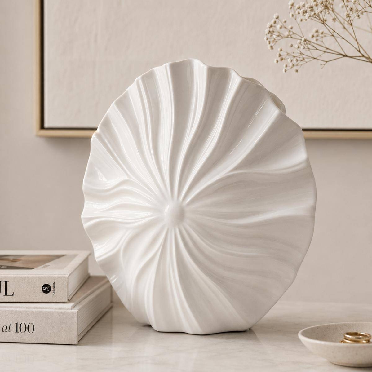 Modern Shell-Shaped Ceramic Vase – Sculptural Decorative Accent, SK877