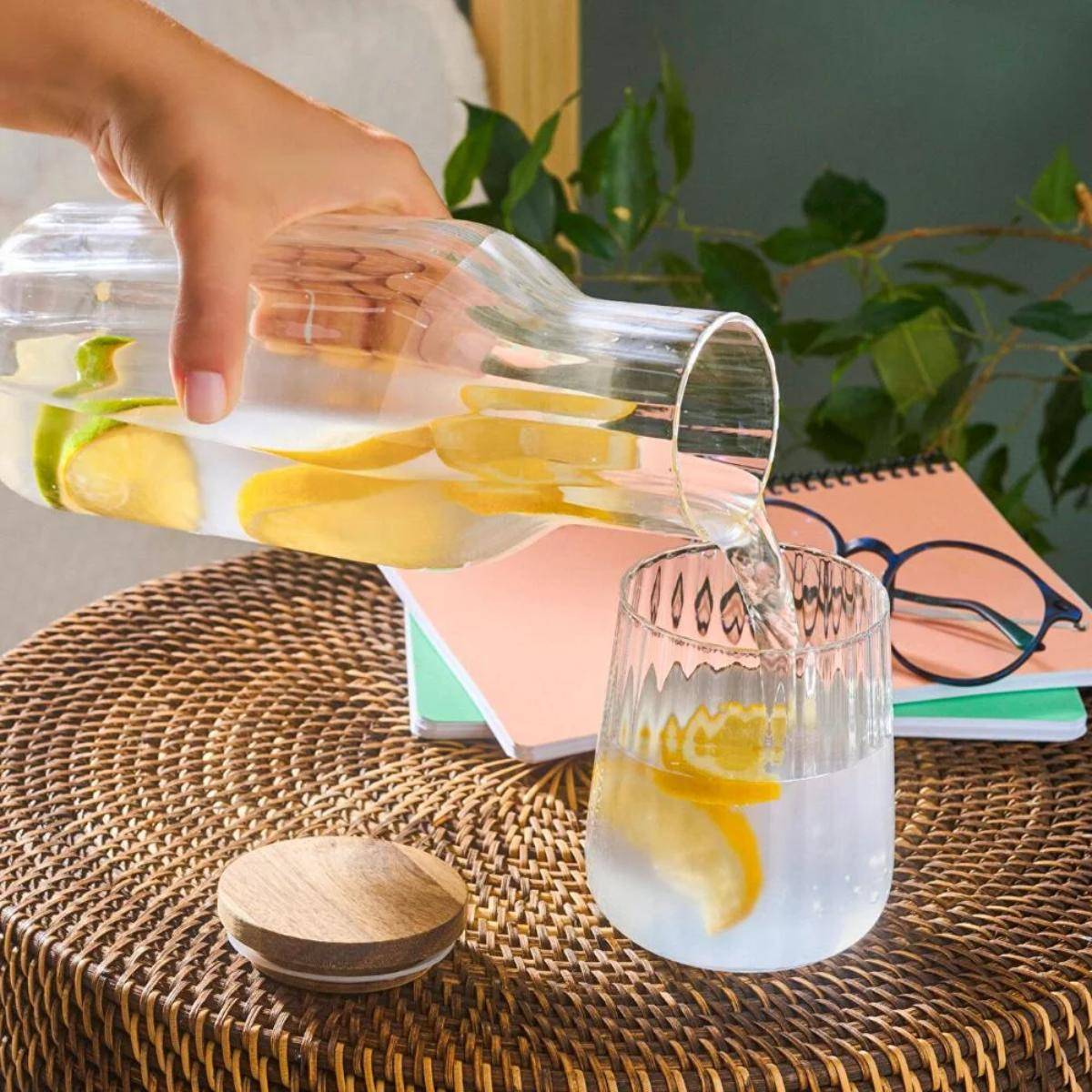 Karaca Helious Carafe with Wooden Lid – 1000 ml, 153.09.01.6330
