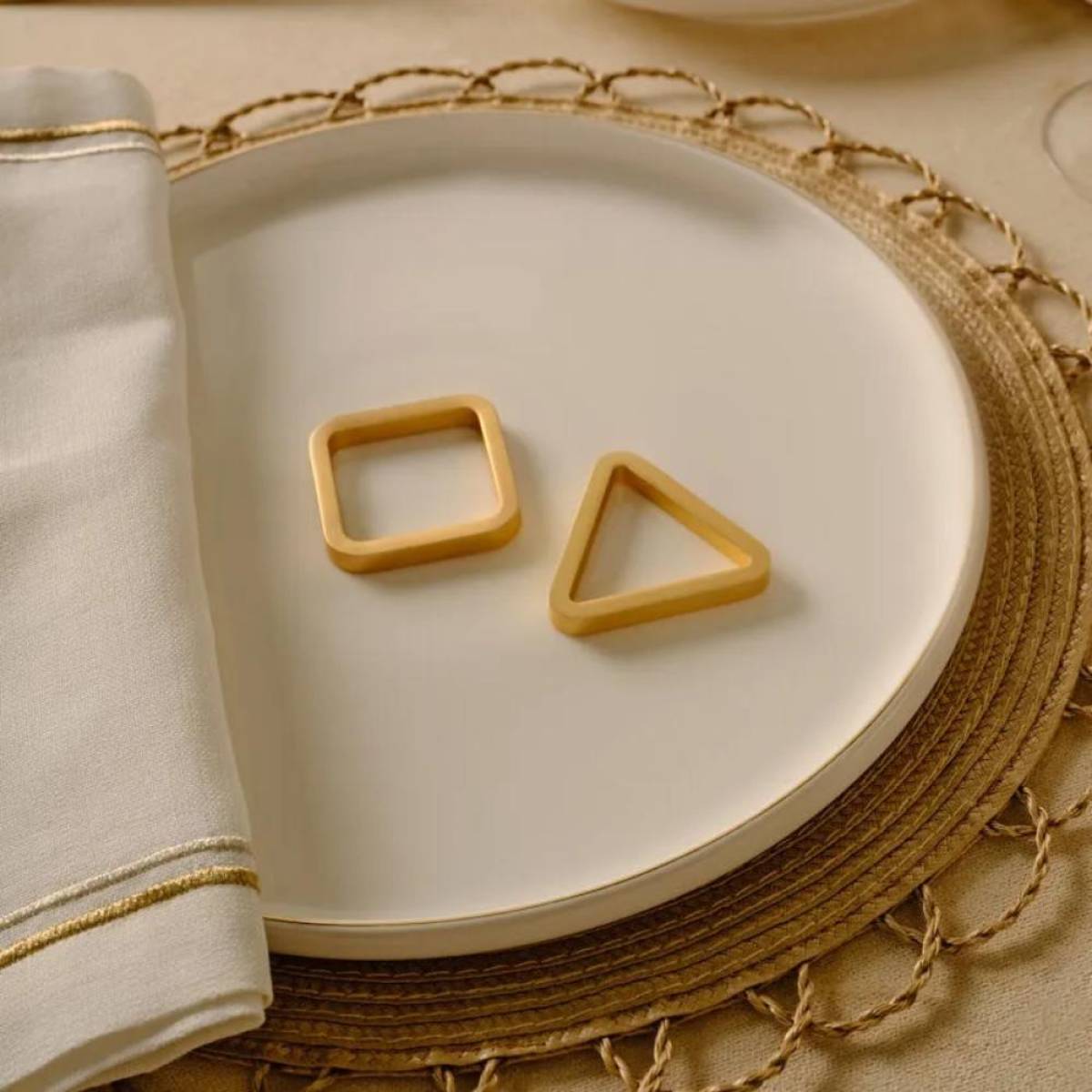 Karaca Home Cubist Geometric 2-piece Napkin Ring Set - Gold