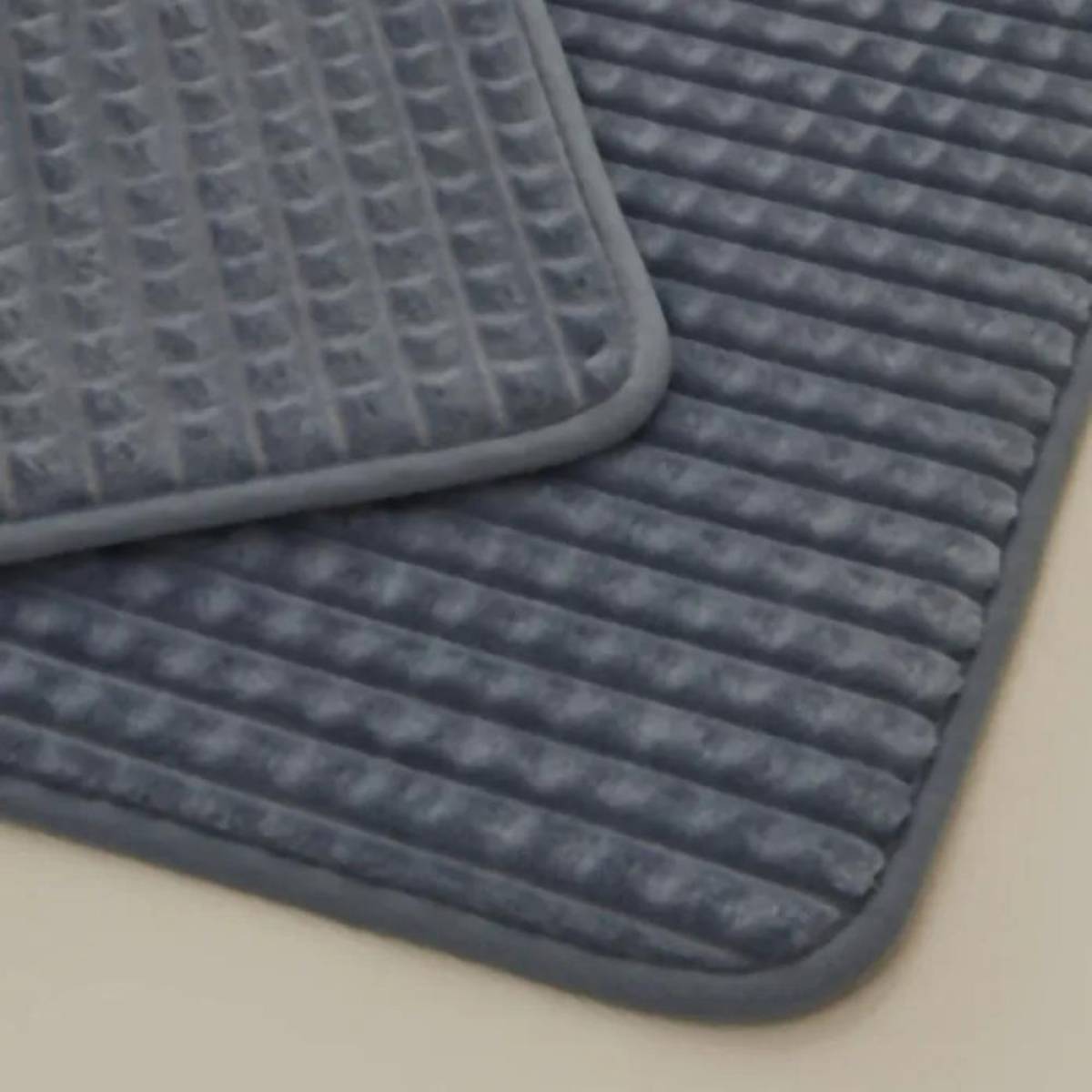 Karaca Home Plaid Embossed 2-piece Bath Mat Set - Indigo | Soft Absorbent Bathroom Rugs