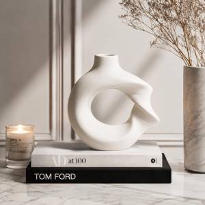 LuxeForm Abstract Ceramic Vase – Modern Sculptural White Décor Piece, SK541