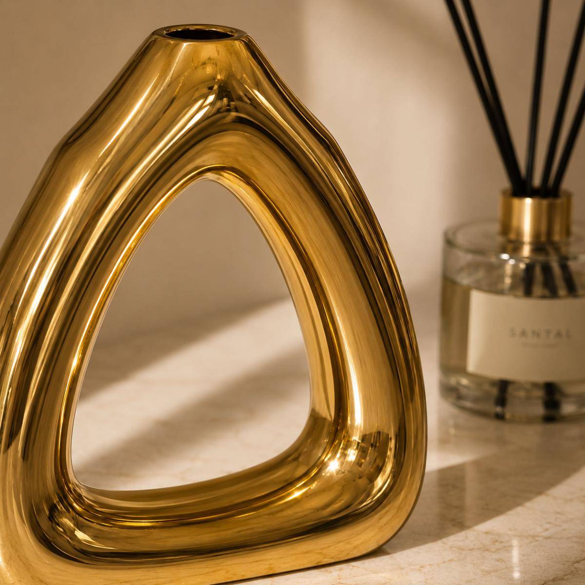 Maison Luxe Sculptural Vase, K500-1