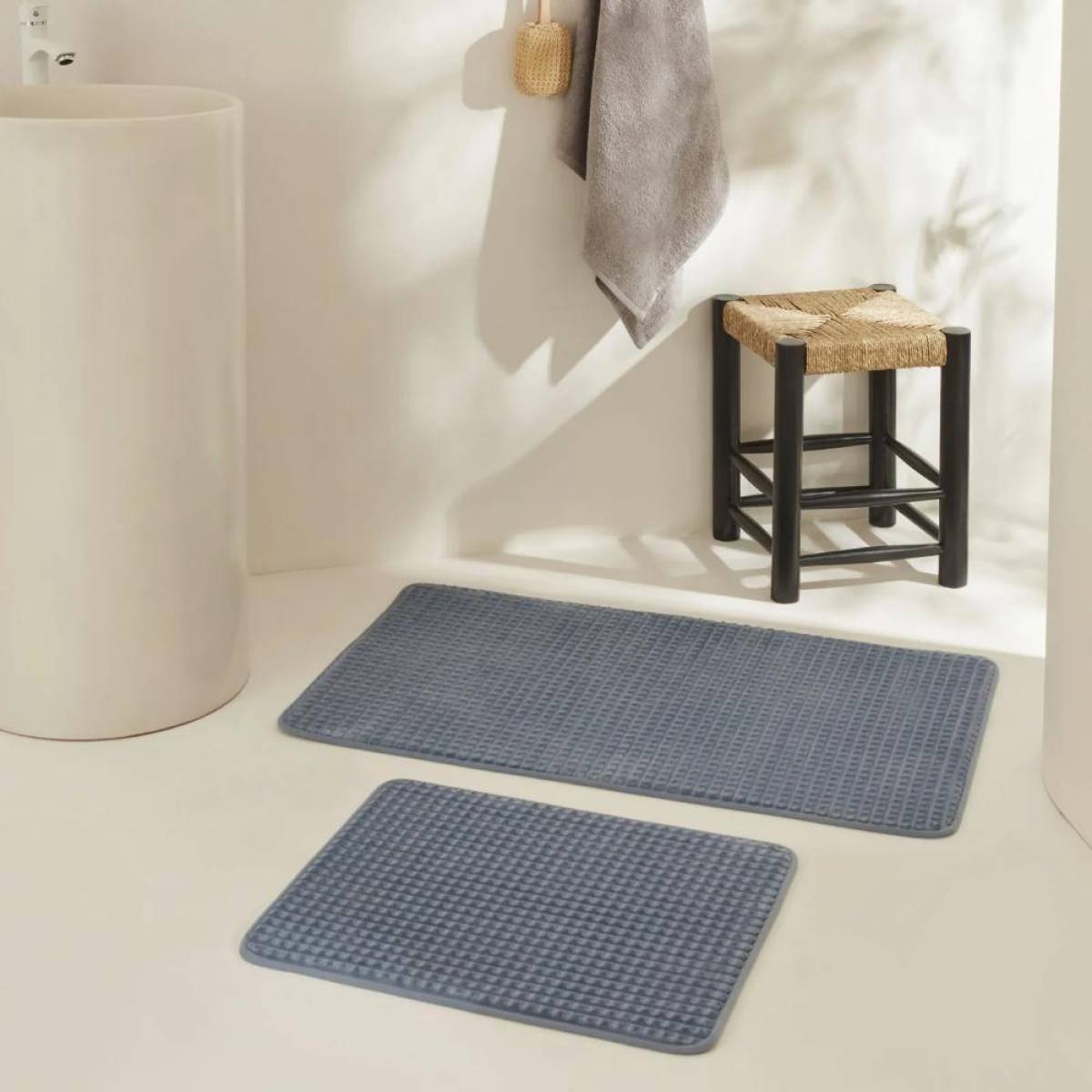 Karaca Home Plaid Embossed 2-piece Bath Mat Set - Indigo | Soft Absorbent Bathroom Rugs