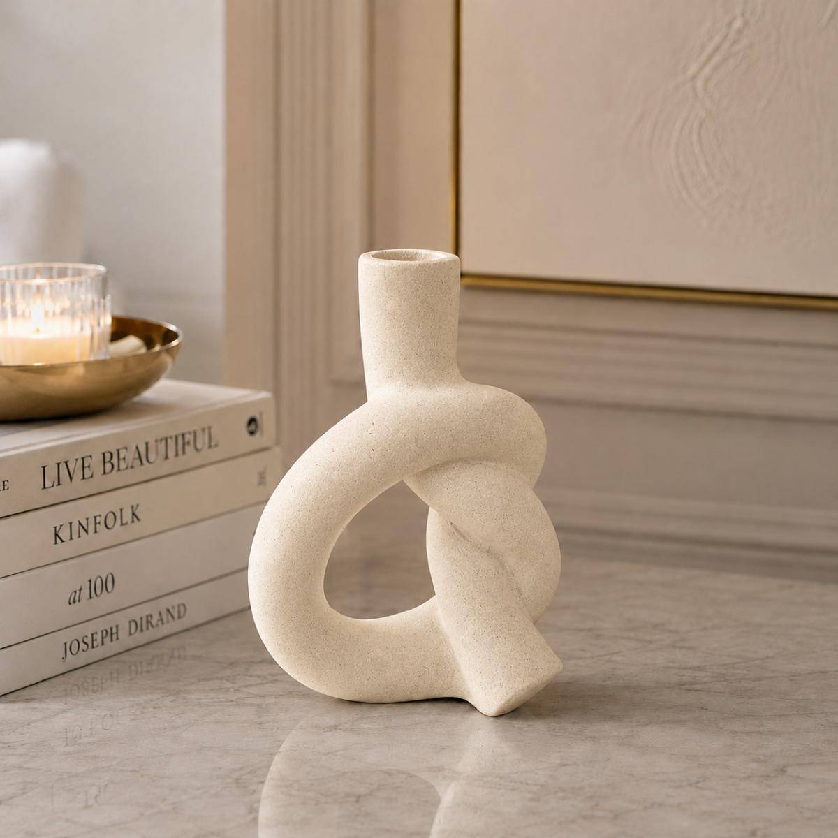 Modern Sculptural Ivory Ceramic Vase 20 cm, SK540