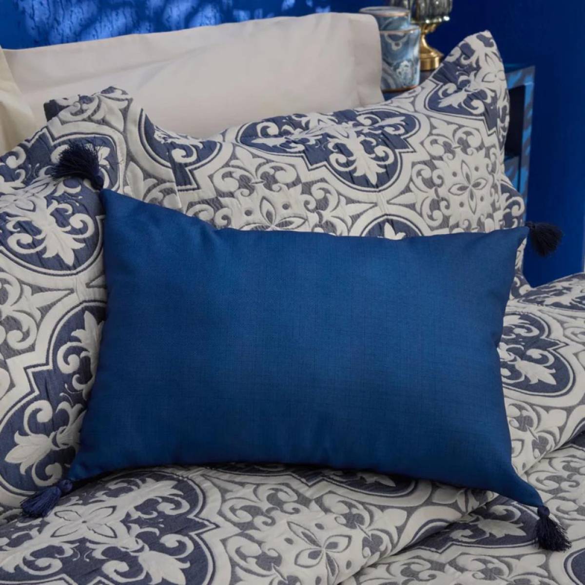 Karaca Home Rosario Tasselled Filled Cushion 35×50 Cm - Navy