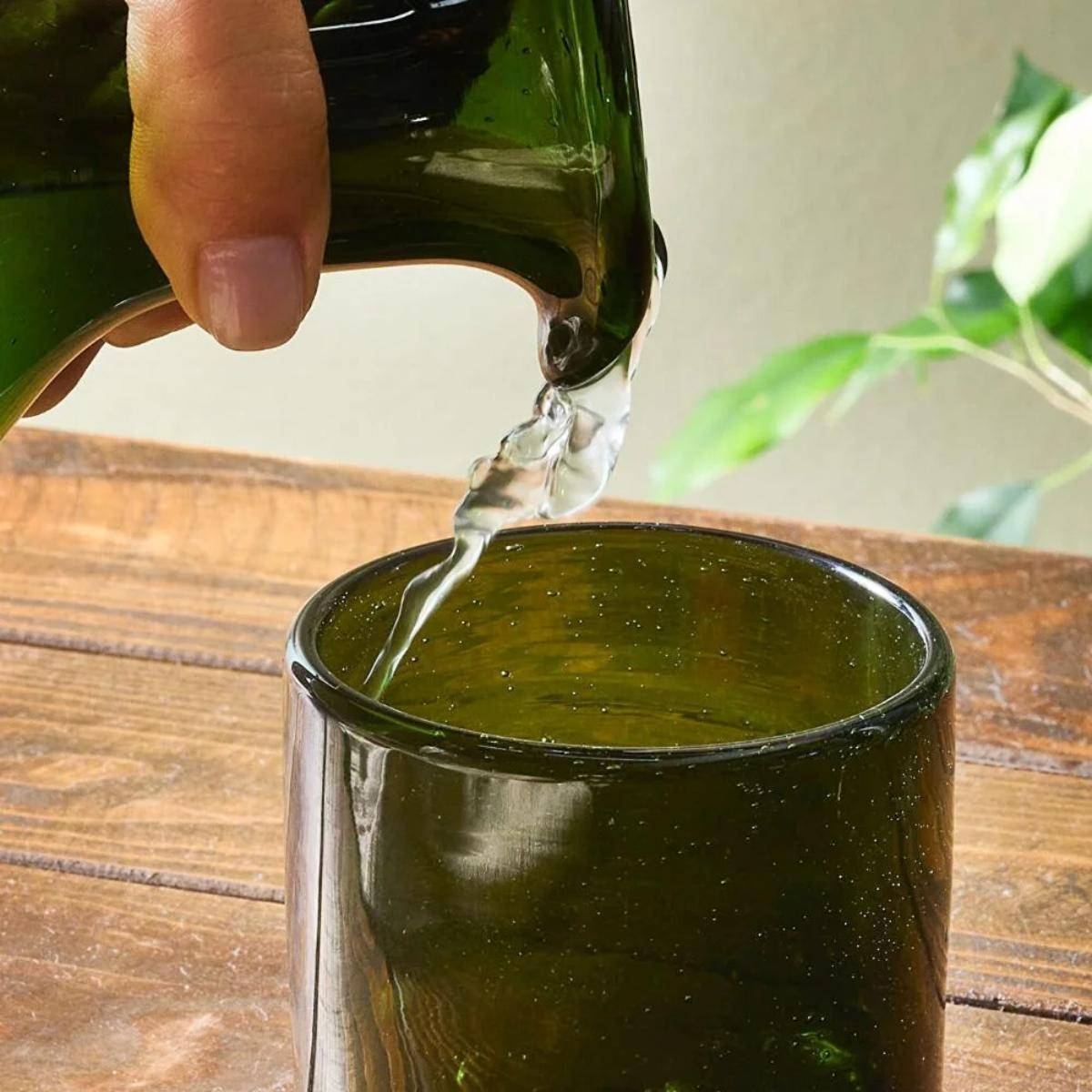 Karaca Merlot Bottle Jug – 1000 ml | Green, 153.09.01.6333