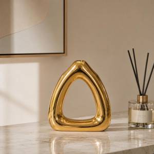 Maison Luxe Sculptural Vase, K500-1