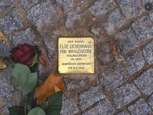 NS-Gedenkstätten Stolperstein an Gedenken von Else Liebermann von Wahlendorf in Berlin-Charlottenburg StudySmarter