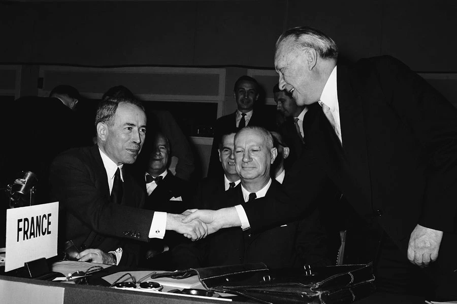 Westeuropäische Union Unterzeichnung NATO-Beitritt Deutschland StudySmarter