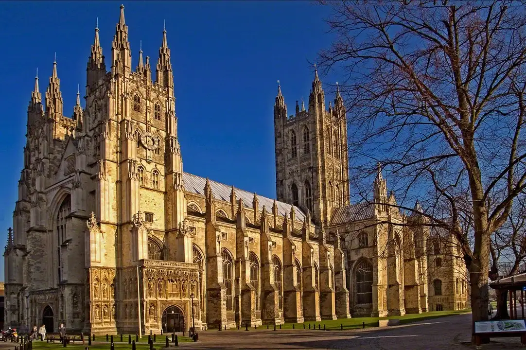 Cambio religioso, Foto de la Catedral de Canterbury, StudySmarter