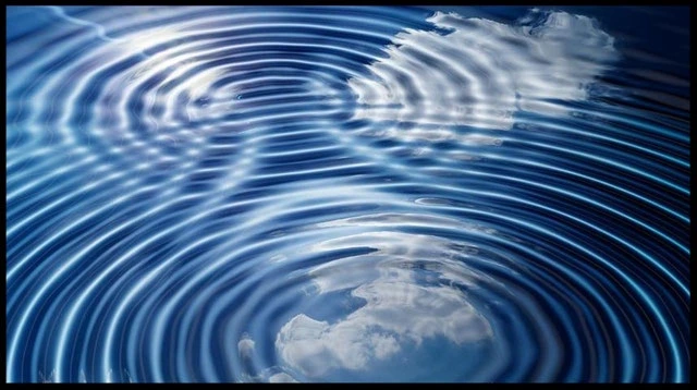 De Broglie Wellenlänge Interferenz Wasserwellen StudySmarter