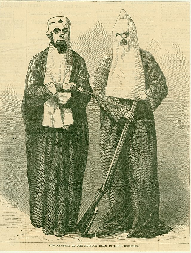 Una ilustración de dos miembros del Ku Klux Klan hacia 1868 de Harper's Weekly StudySmarter