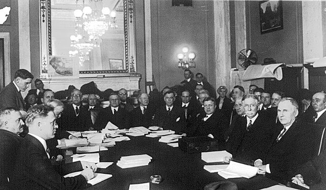 Upton Sinclair Senate Investigating Teapot Dome Scandal StudySmarter