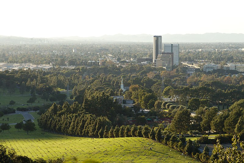 El ser querido, Forest Lawn Memorial Park, StudySmarter