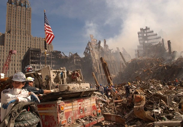 Urban search and rescue teams inspect the wreckage at the World Trade Center, 91Ó°ÊÓ