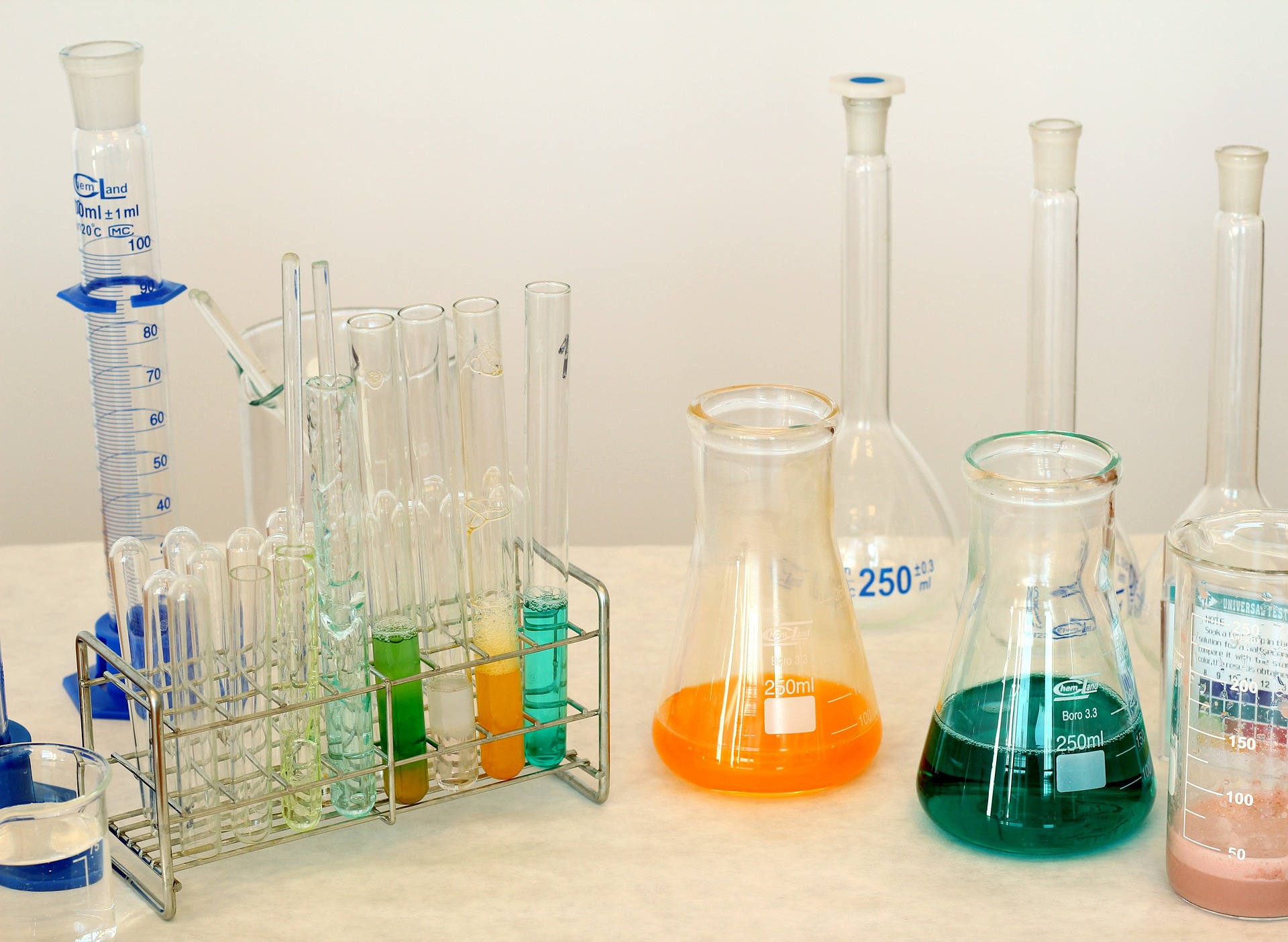 Chemicals in a laboratory, Pixabay