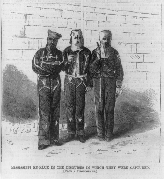 Ilustración de miembros del KKK detenidos en 1872 en Harper's Ferry StudySmarter