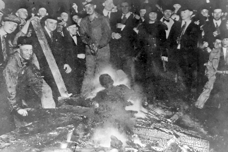 Disturbios raciales, Foto del motín de Omaha, Linchamiento de Guillermo Brown Verano Rojo 1919, StudySmarter