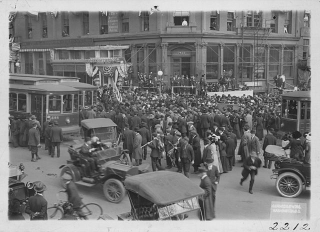 Amendements de l'ère progressive photographie d'une réunion sur le suffrage des femmes StudySmarter