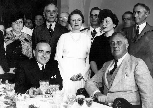 Política del Buen Vecino, Fig. 1 - El presidente brasileño Getúlio Vargas y el presidente estadounidense Franklin D. Roosevelt, Río de Janeiro, 1936, StudySmarter.