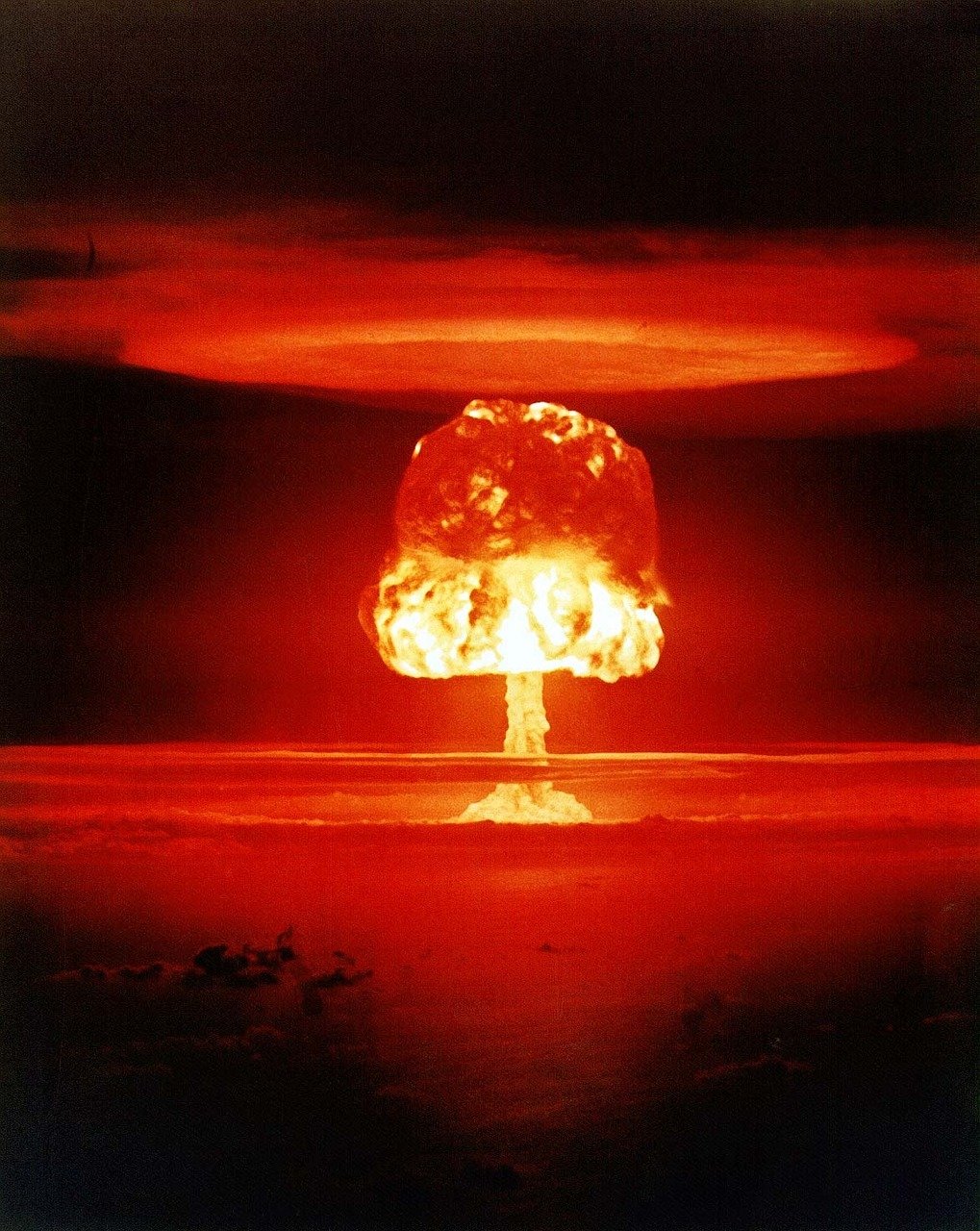Anwendung der Kernphysik Atomwaffe Atompilz StudySmarter