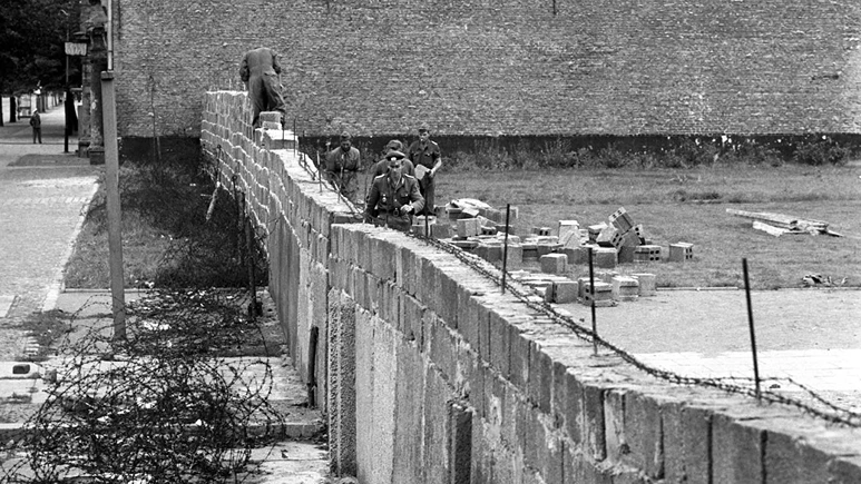 Gründung DDR Mauerbau StudySmarter