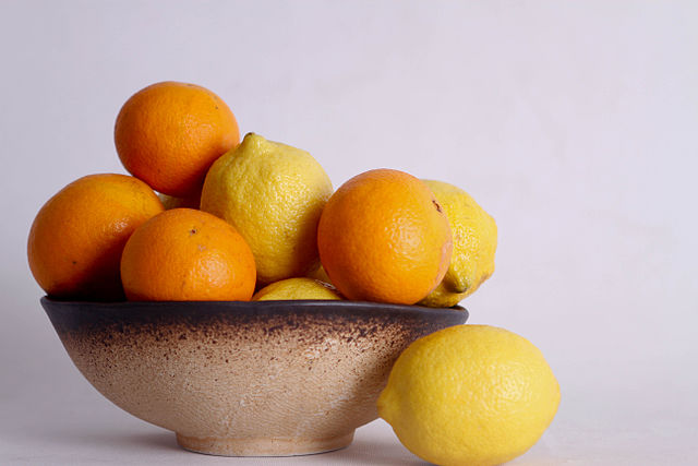 oranges and lemons. Wikimedia Commons