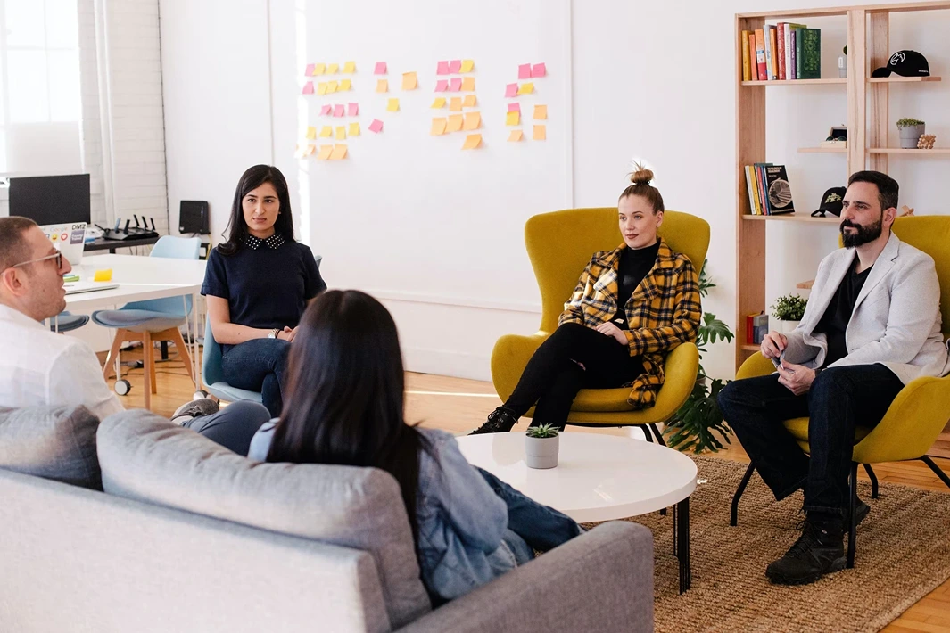 interview in research focus group StudySmarter