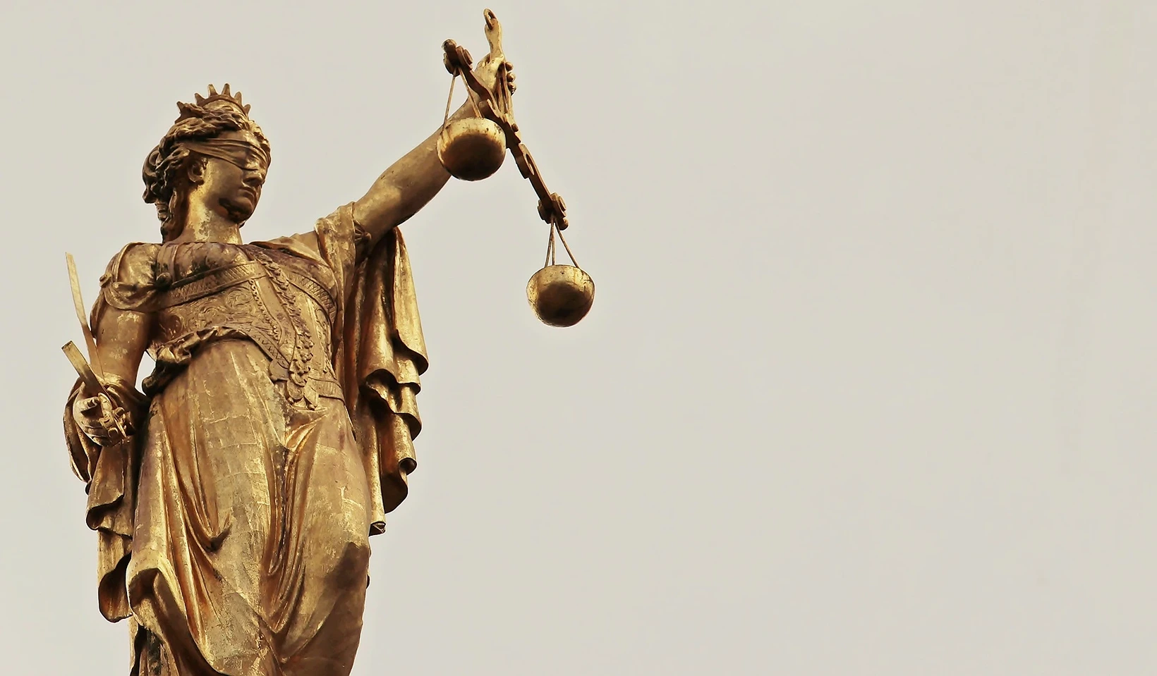 Sailing to Byzantium, The goddess justice statue, StudySmarter