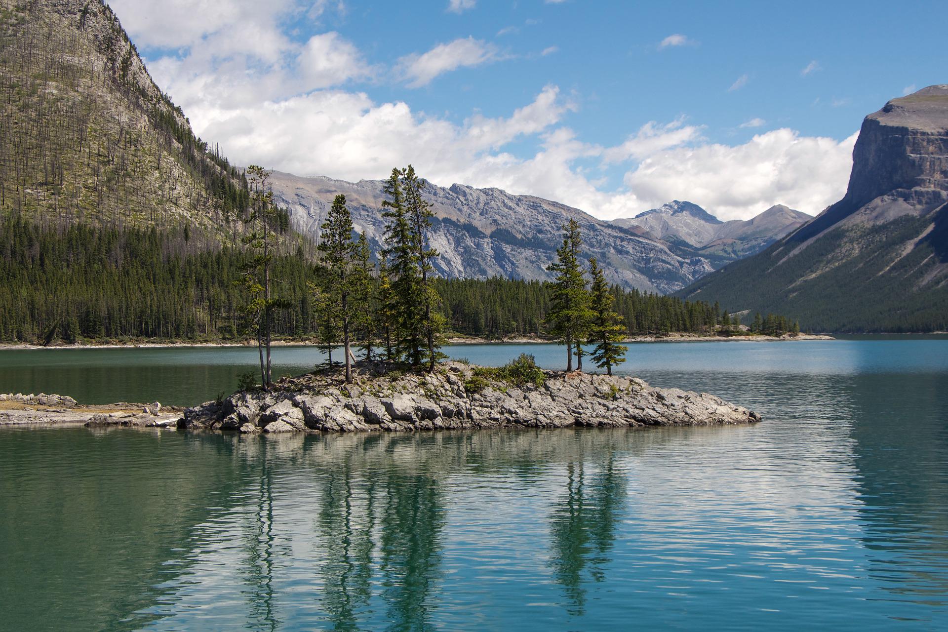 In the Lake of the Woods, Canadian wilderness, 91Ó°ÊÓ