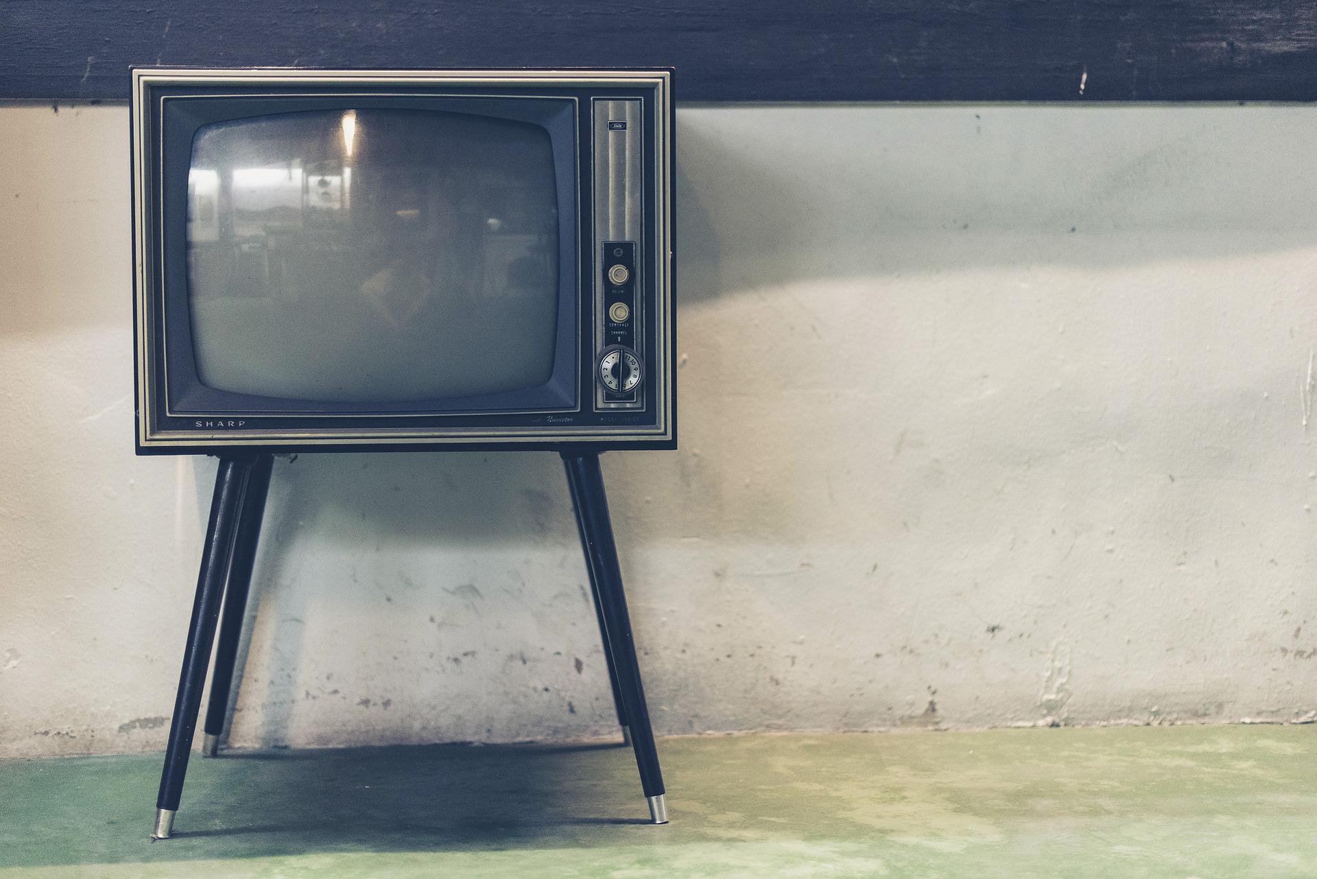 White Noise, Old vintage television with legs, StudySmarter