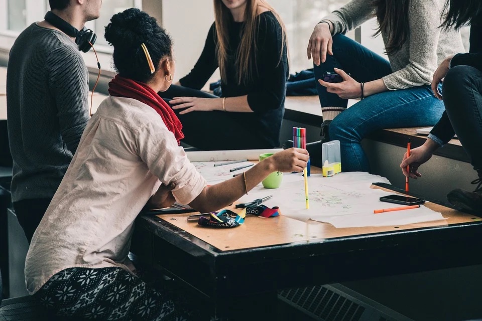 El jardín de los cerezos, La gente habla en vez de trabajar, StudySmarter